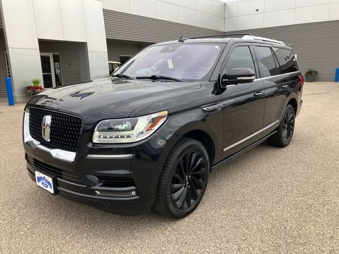 Used 2020 Lincoln Navigator Reserve w/ Equipment Group 208A Reserve AWD/4WD image 2