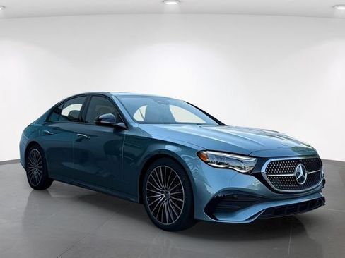 New 2026 Mercedes-Benz E 450 4MATIC Sedan image 4