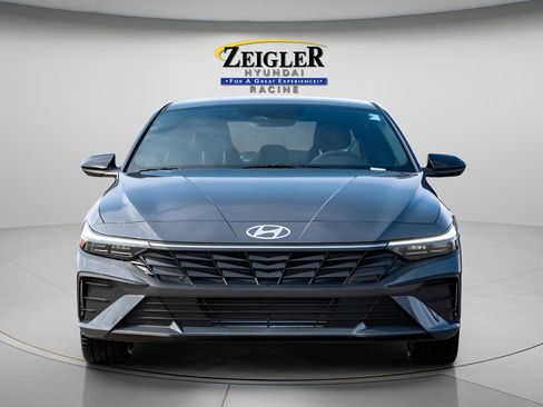 New 2026 Hyundai Elantra SEL Sport Premium FWD image 2