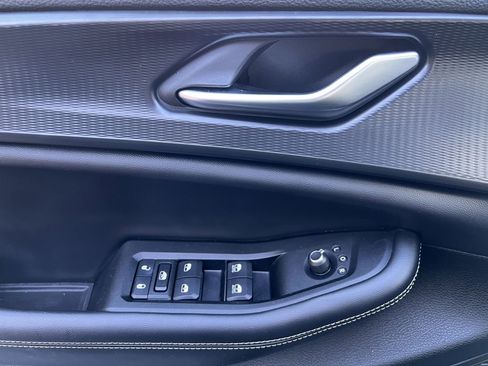 Certified 2023 Jeep Grand Cherokee Laredo image 13