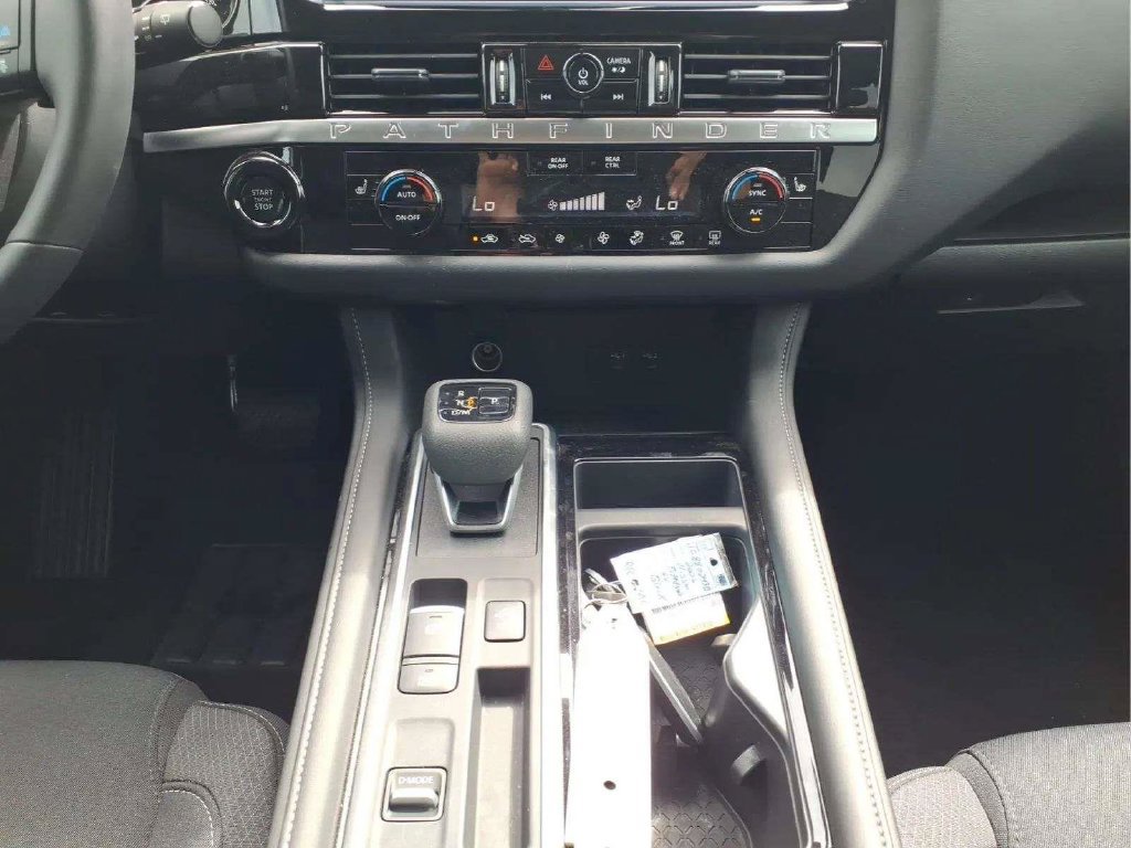 Certified 2026 Nissan Pathfinder SV FWD image 11
