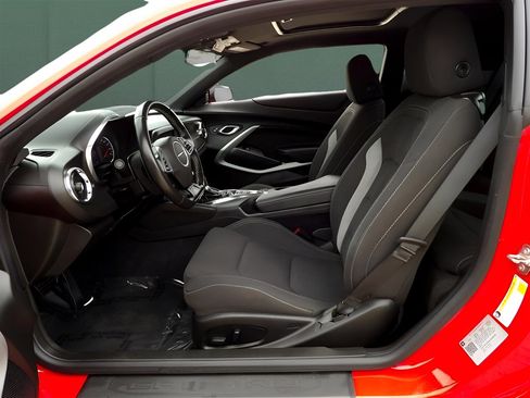 Used 2020 Chevrolet Camaro LT w/ RS Package image 15