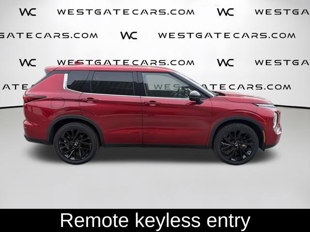 Used 2023 Mitsubishi Outlander SE Black Edition FWD image 5