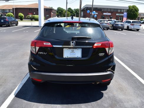 Certified 2021 Honda HR-V LX image 7