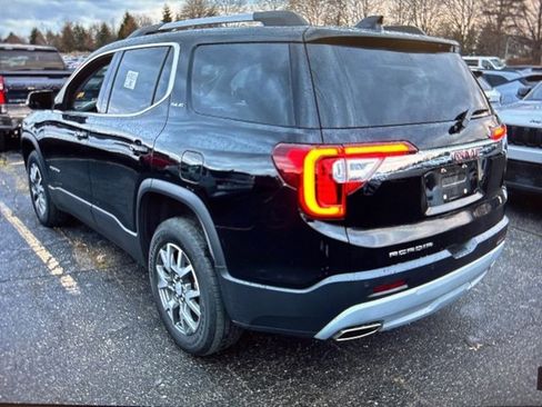Used 2023 GMC Acadia SLE w/ Driver Convenience Package image 6