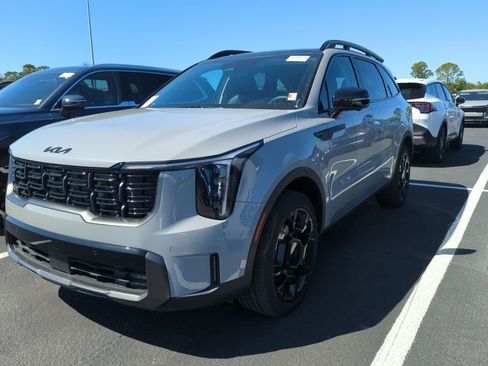 Certified 2025 Kia Sorento SX image 3