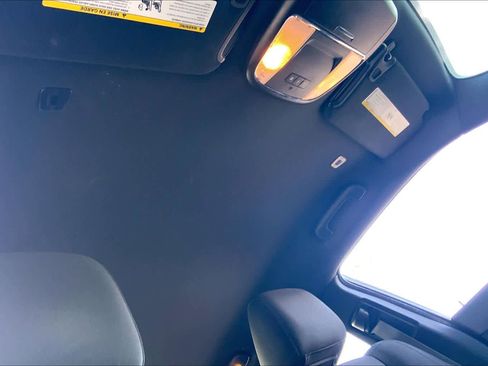 Used 2018 Dodge Charger GT w/ Navigation & Travel Group image 13