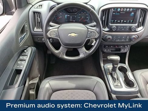 Used 2018 Chevrolet Colorado Z71 AWD/4WD image 3