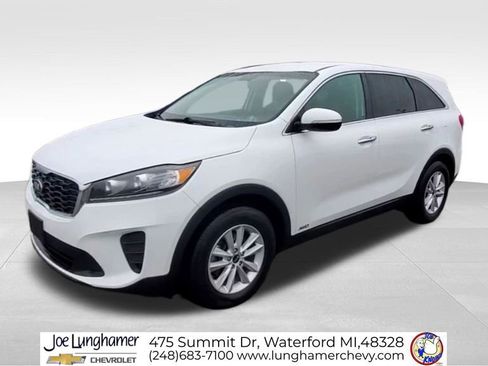 Used 2019 Kia Sorento LX image 4