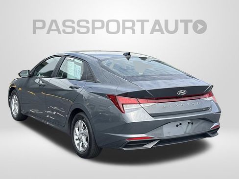 Used 2023 Hyundai Elantra SE FWD image 2