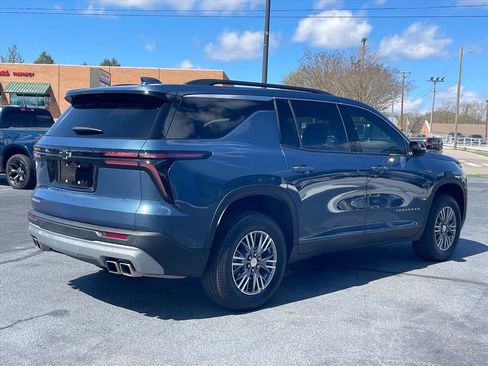 Used 2026 Chevrolet Traverse LT w/ Driver Confidence Package image 7