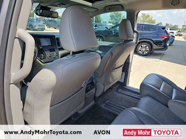 Used 2019 Toyota Sienna XLE w/ XLE Navigation Package FWD image 28