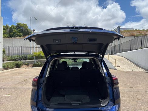 Used 2025 Nissan Rogue SV FWD image 33