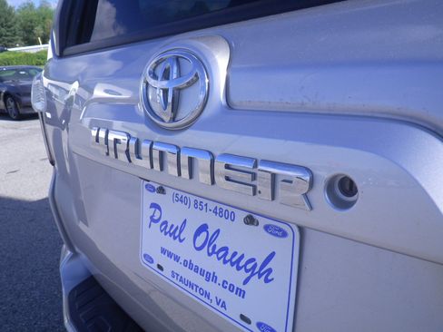 Used 2017 Toyota 4Runner SR5 image 11