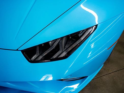 Used 2023 Lamborghini Huracan EVO image 19