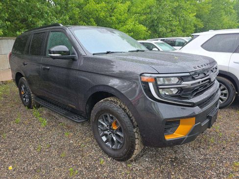 Used 2025 Ford Expedition Tremor AWD/4WD image 2