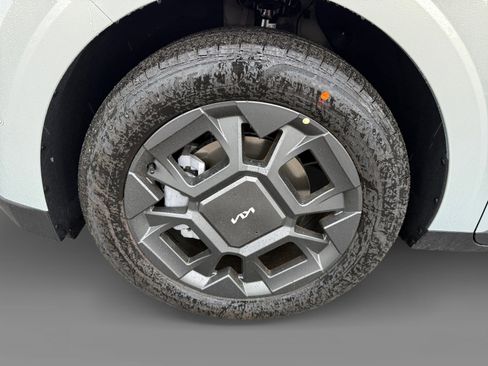 New 2026 Kia Carnival SX FWD image 9