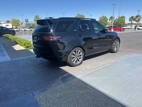 Used 2025 Land Rover Discovery Dynamic SE image 5