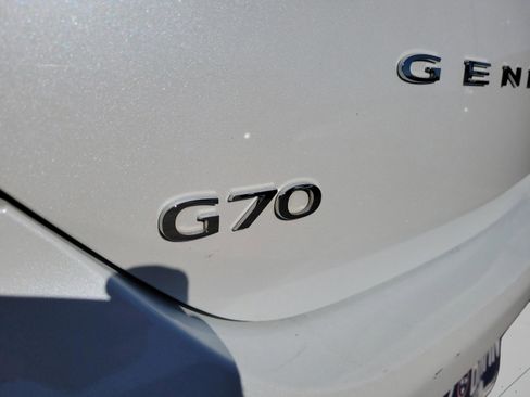 Used 2025 Genesis G70 2.5T image 10