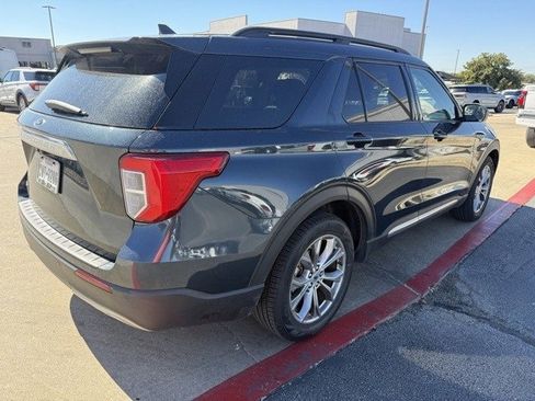 Certified 2022 Ford Explorer XLT w/ Equipment Group 202A image 3