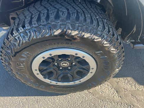 Used 2022 Ford Bronco Badlands image 4