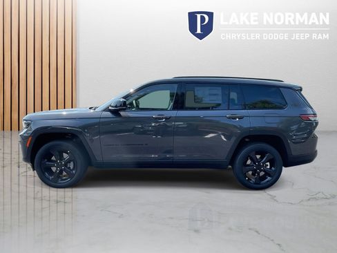 New 2025 Jeep Grand Cherokee Limited w/ Luxury Tech Group II image 6