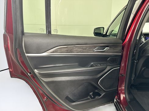 Used 2021 Jeep Grand Cherokee L Limited RWD image 27