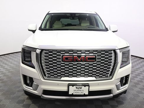 Used 2021 GMC Yukon XL Denali w/ Denali Premium Package AWD/4WD image 10