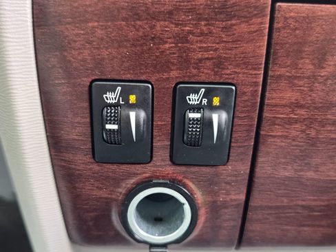 Used 2013 Toyota Sienna XLE FWD image 38