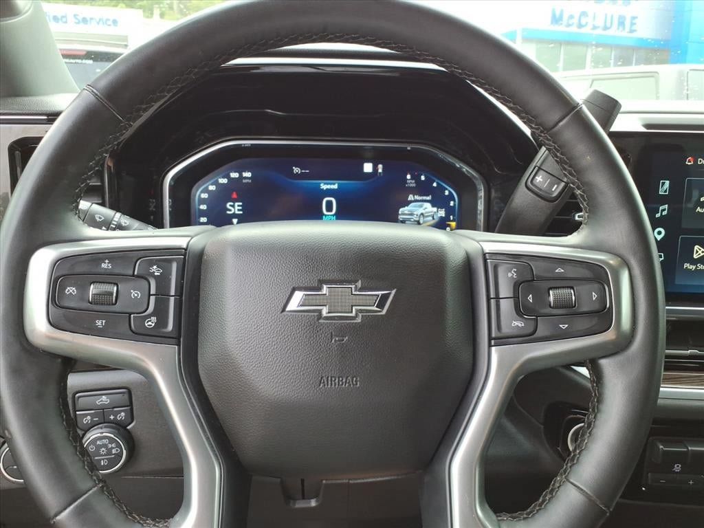 Used 2023 Chevrolet Silverado 1500 RST AWD/4WD image 16