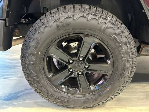 Used 2015 Jeep Wrangler Unlimited Sahara AWD/4WD image 21