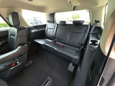 Used 2024 Ford Expedition XLT image 26