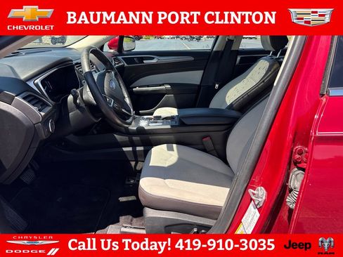 Used 2020 Ford Fusion SE w/ Equipment Group 151A FWD image 9