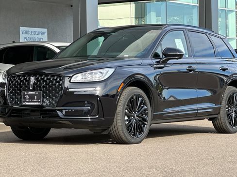 New 2025 Lincoln Corsair Reserve w/ Equipment Group 202A image 7