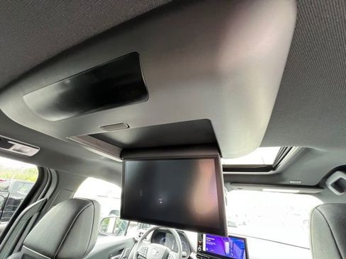 Used 2025 Toyota Sienna Limited image 22