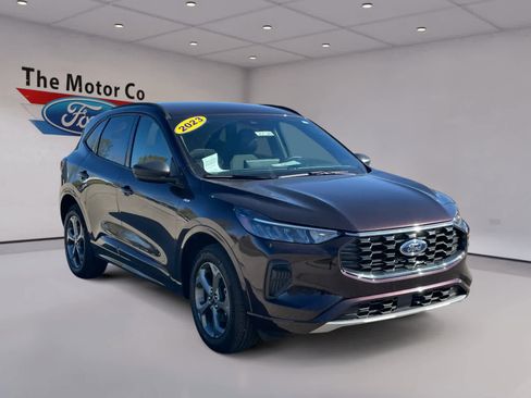 Certified 2023 Ford Escape ST-Line w/ Tech Pack #1 image 3