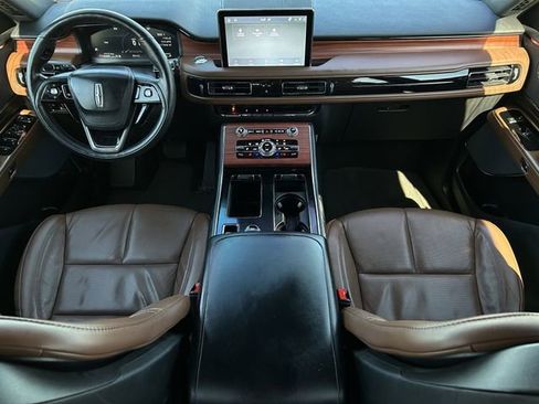 Used 2023 Lincoln Aviator Reserve w/ Equipment Group 201A image 11