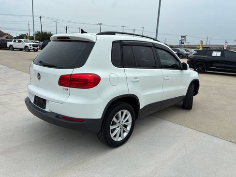 Used 2018 Volkswagen Tiguan Limited w/ Premium Package FWD image 3