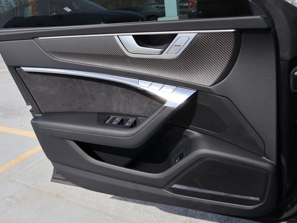 Used 2023 Audi RS 7 Sportback AWD/4WD image 37