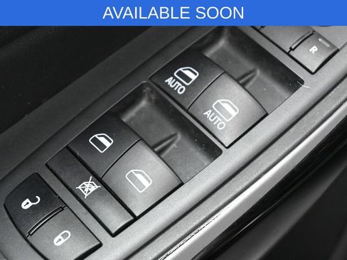 Used 2021 Jeep Cherokee Latitude Plus AWD/4WD image 13