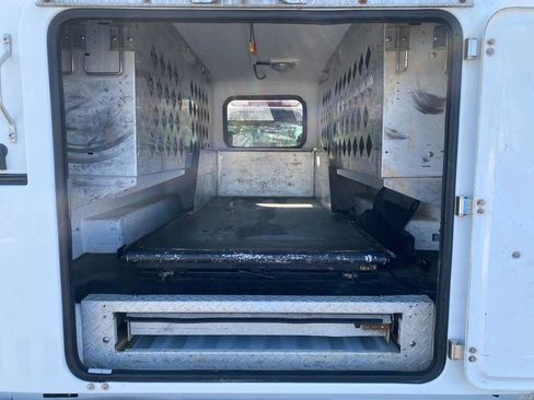 Used 2020 Chevrolet Silverado 2500 LT AWD/4WD image 7