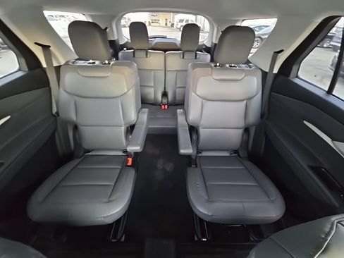 New 2026 Ford Explorer Active w/ Active Comfort Package RWD image 39