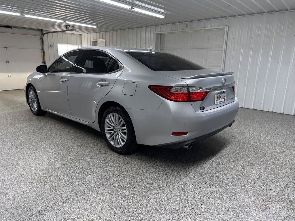 Used 2013 Lexus ES 350 w/ Luxury Pkg FWD image 4