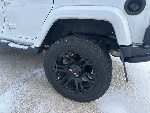 Used 2013 Jeep Wrangler Unlimited Sahara w/ Connectivity Group image 12