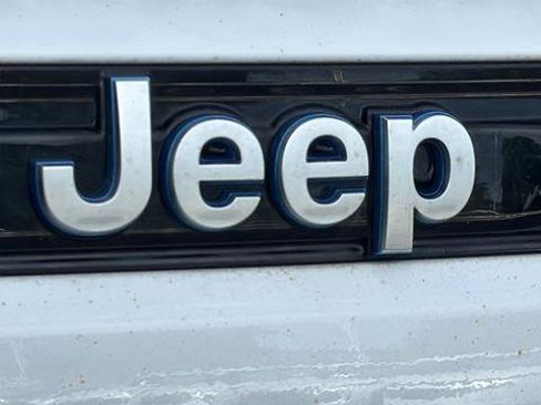 Used 2022 Jeep Grand Cherokee Summit AWD/4WD image 31