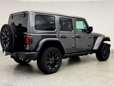 Used 2025 Jeep Wrangler Unlimited Sahara image 5