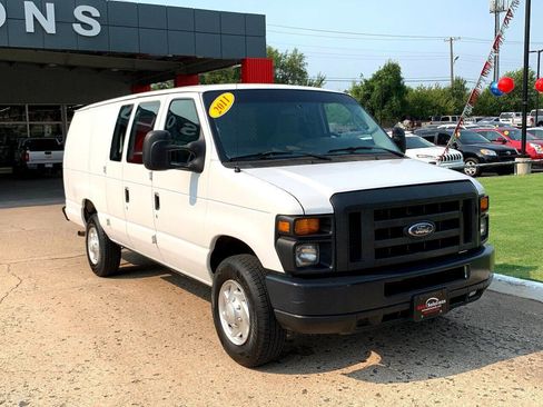 Used 2011 Ford E-350 and Econoline 350 Extended Super Duty image 1
