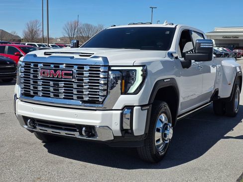 Used 2024 GMC Sierra 3500 Denali w/ Denali Reserve Package image 3