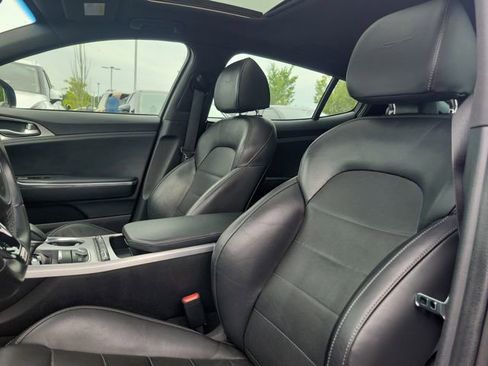Used 2019 Kia Stinger GT2 RWD image 12