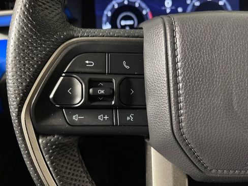 Certified 2025 Toyota Tacoma TRD Off-Road AWD/4WD image 26